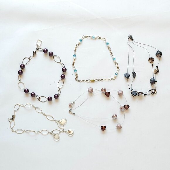 FUN and FLIRTY NECKLACE LOT OF 5 Wire Necklace Oval Metal Necklace Pearl asks - Picture 1 of 8